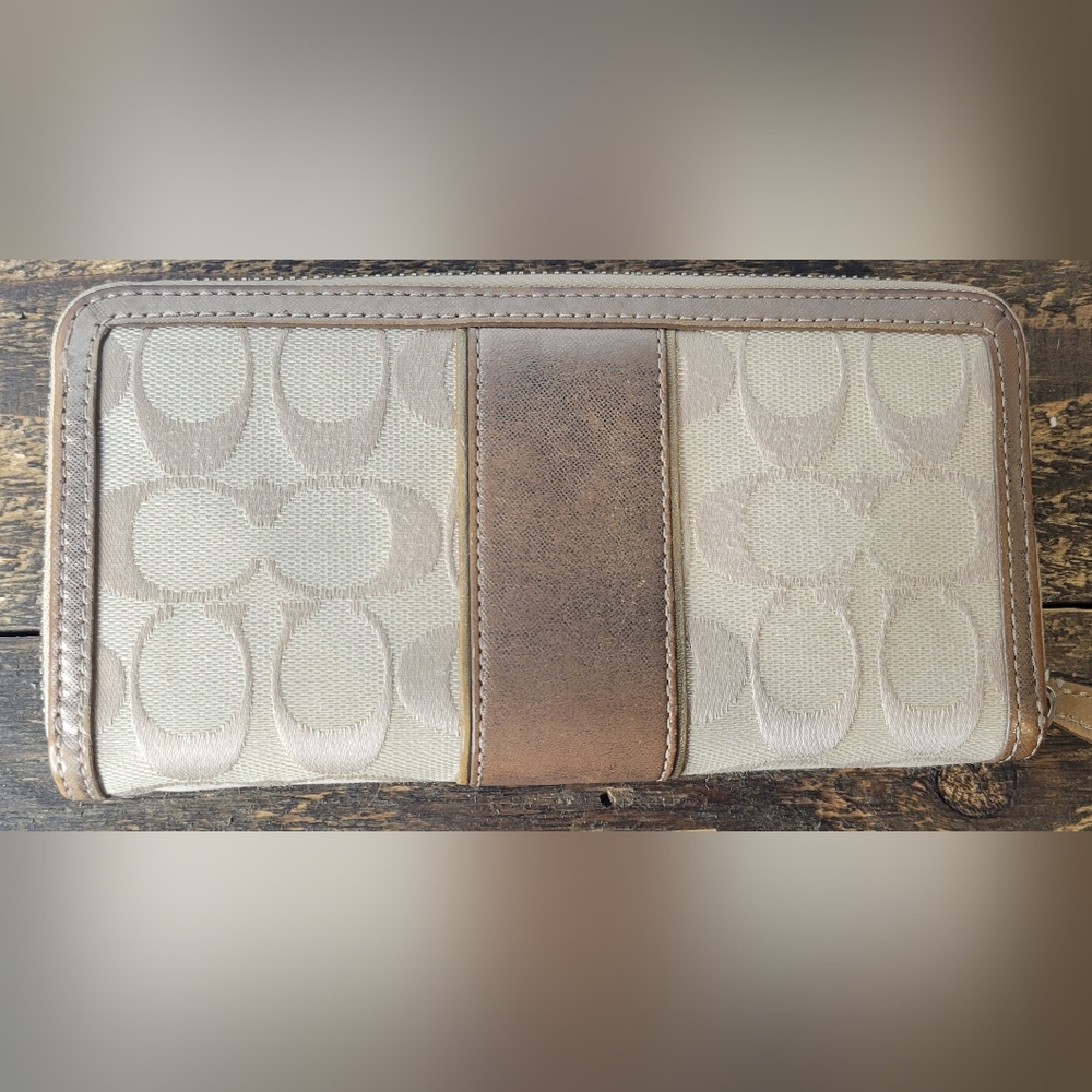 Coach Zip Wallet - Picture 2 of 8